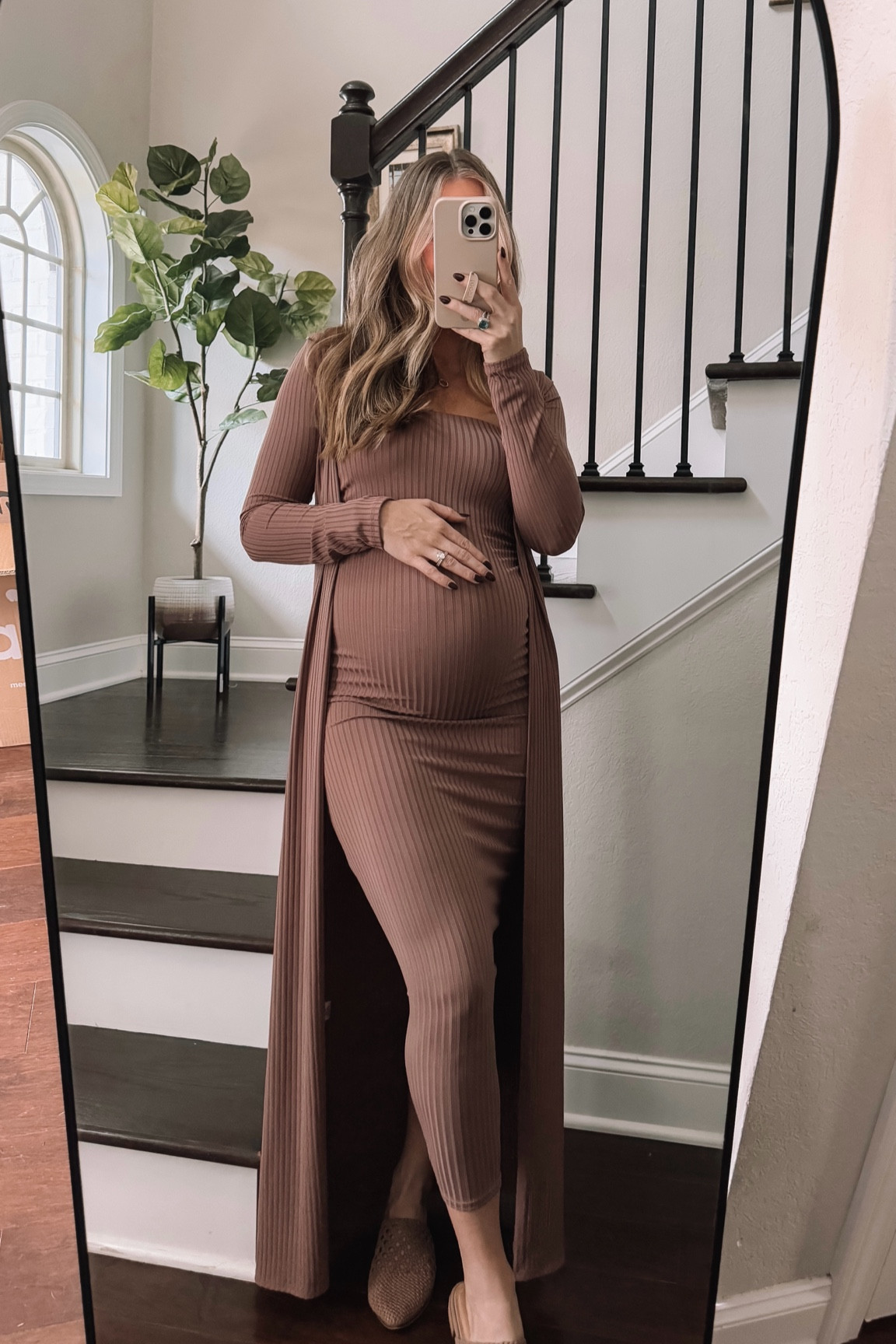 My bump friendly outfit is 30% off with code THIRTY 👏🏻🤎 so perfect for transitioning into cooler weather bc you can pair with or without the matching duster! 

#LTKStyleTip #LTKBump #LTKFindsUnder100