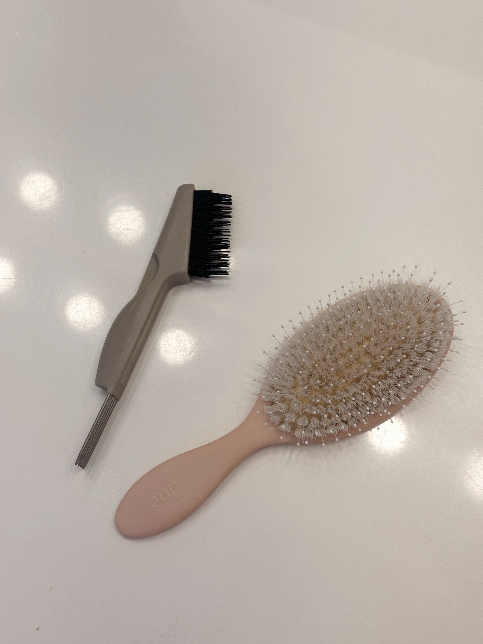 my brush has never been so clean 👏🏼(dae hairbrush and kitsch brush cleaner)

#LTKBeauty #LTKStyleTip #LTKFindsUnder100