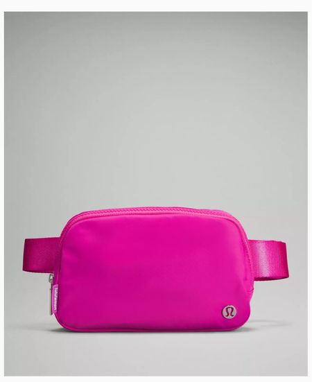 Pink Lululemon belt bag 


#LTKFind #LTKGiftGuide #LTKHoliday