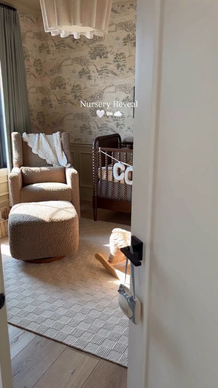 Cohen’s nursery! #kathleenpost

Newborn baby, boy nursery, baby room

#LTKBaby #LTKHome #LTKmomlife
