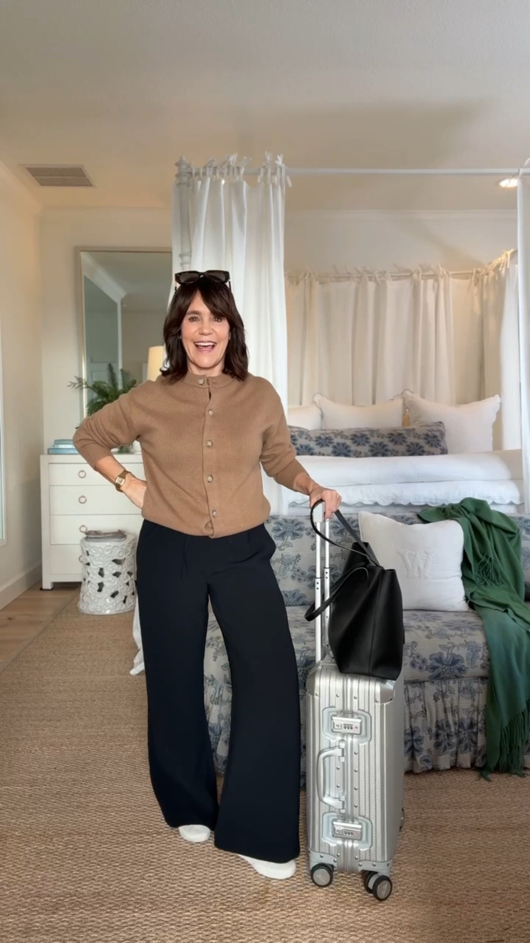 I swear by these pants!! They are one of my highest recommendations of the entire year. I wear them basically every time I travel, and I have them in 4 colors. They come in multiple lengths, and are machine washable 🤩
