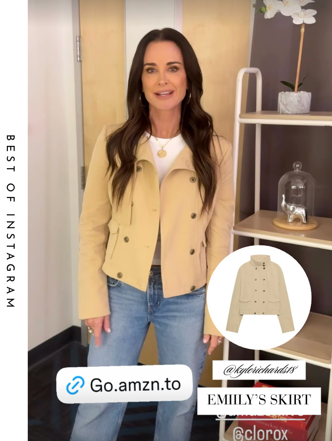 Kyle Richards' Cropped Trench Coat 📸= @kylerichards18 

 
