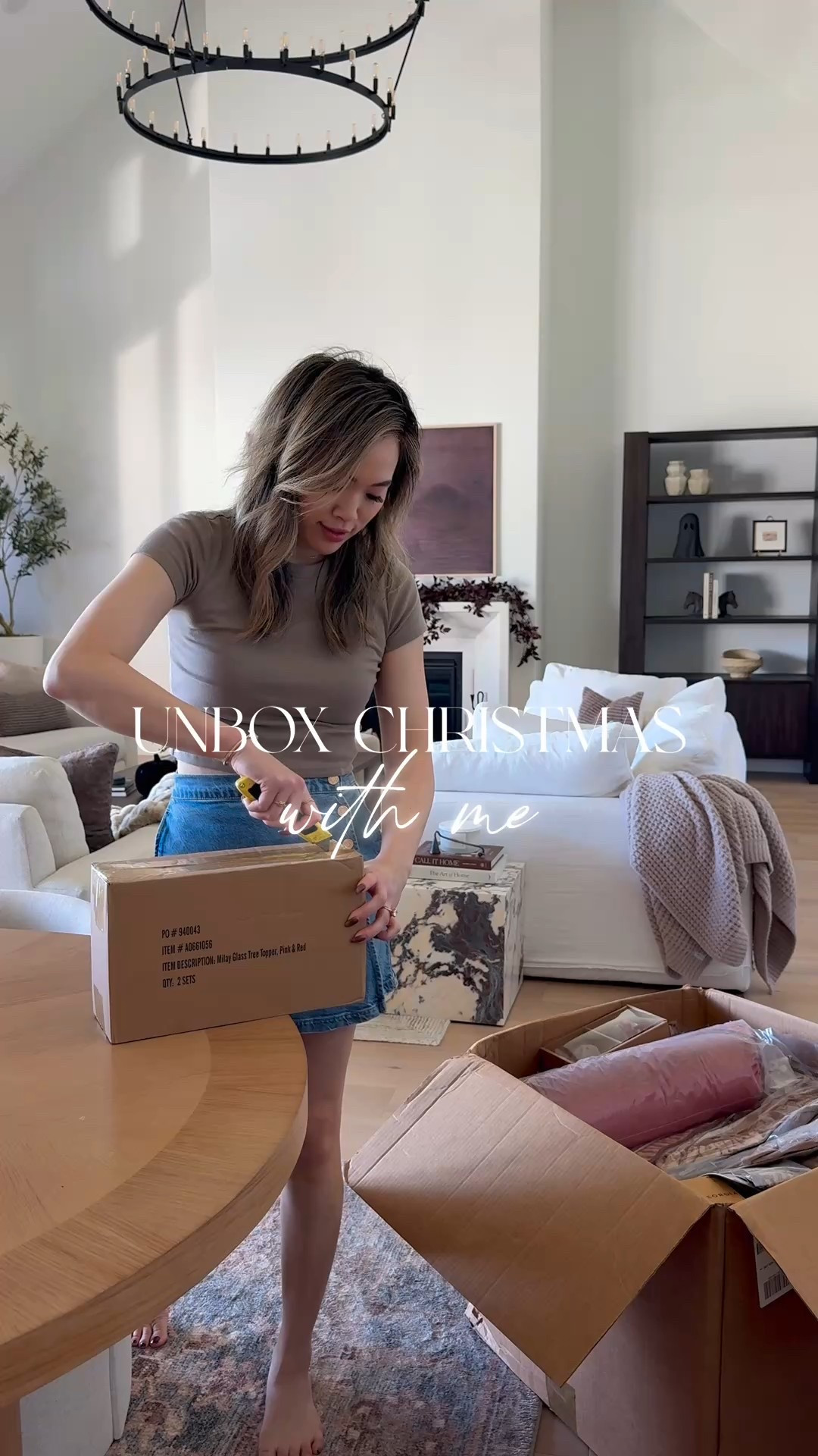Unbox Christmas goodies with me! 🎄🎅🏼✨

#christmasdecor #christmas #homedecor #homeinspo 

#LTKSeasonal #LTKHome #LTKStyleTip
