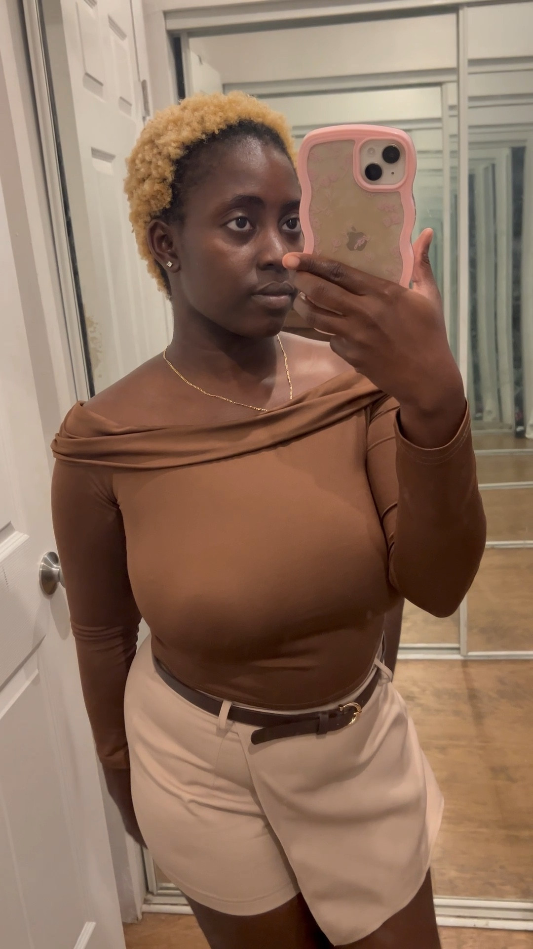 Such a cute fit for the holidays but for my nude and earth tone girlies 

#LTKCyberWeek #LTKFindsUnder50 #LTKHoliday