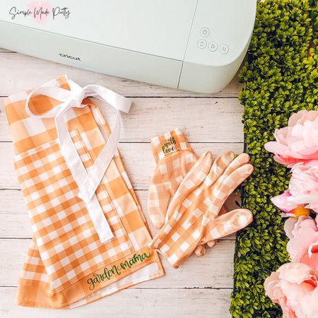 Transforming a pair of Dollar Store gardening gloves + apron with Cricut into a personalized Mother's Day gift 😍 #mothersdaygift #mothersdaygifts #mothersday #cricutmade #cricutironon #cricutmothersday #cricutcrafts #craftingideas #craftingfun #craftersgonnacraft #cricutcrafting #papercraft #craftthings #craftingismytherapy #craftersoinstagram #dollartreediy

