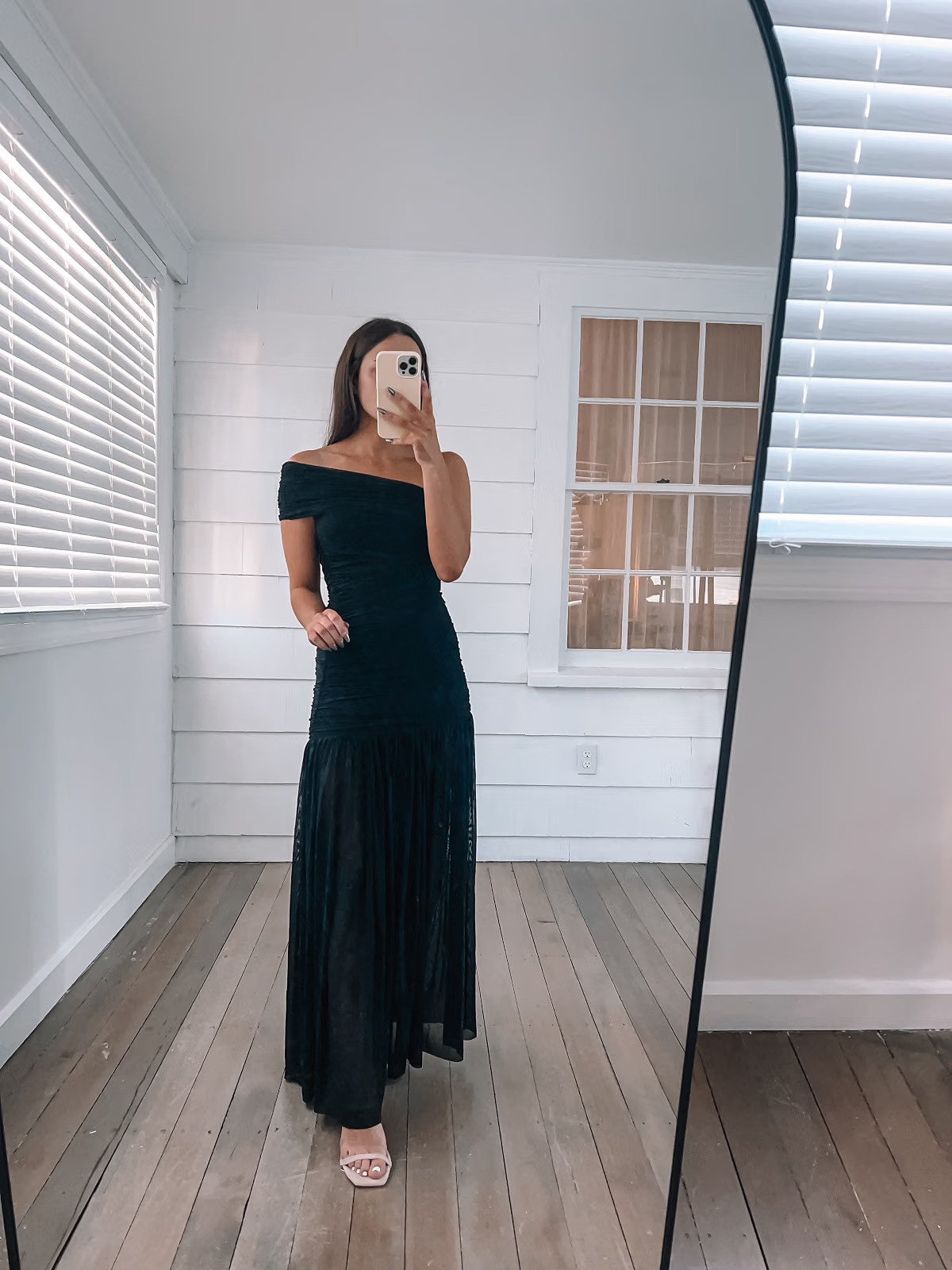 Fall/winter wedding guest dress – wearing a small, heels true to size