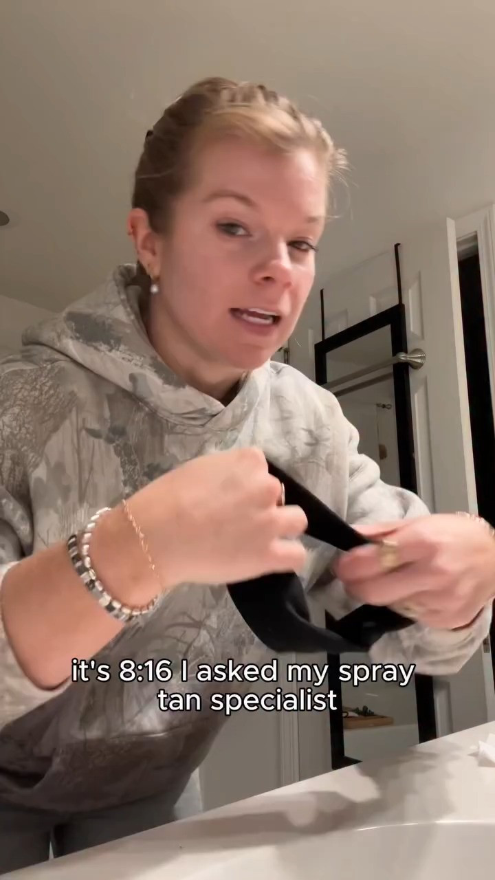 Anything for his favorite client 💅

Husband, marriage, spray tan, sweat set, gift ideas, gift guide, gifts for her, sweatshirt, sweatpants, Abercrombie 

 #LTKGiftGuide #LTKselfcare #LTKBeauty