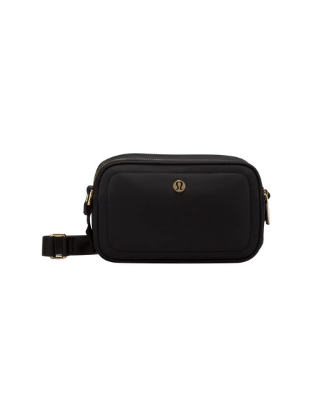 Crossbody Camera Bag 2L | Lululemon (US)