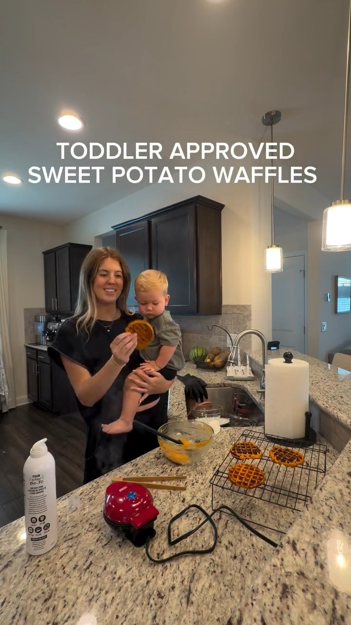 Toddler approved sweet potato waffles!🧇🍠

#mealprepfortoddler 
#sweetpotatowaffle 
#toddlerapprovedrecipe 
#2under2mom 
#pregnantwithtoddler