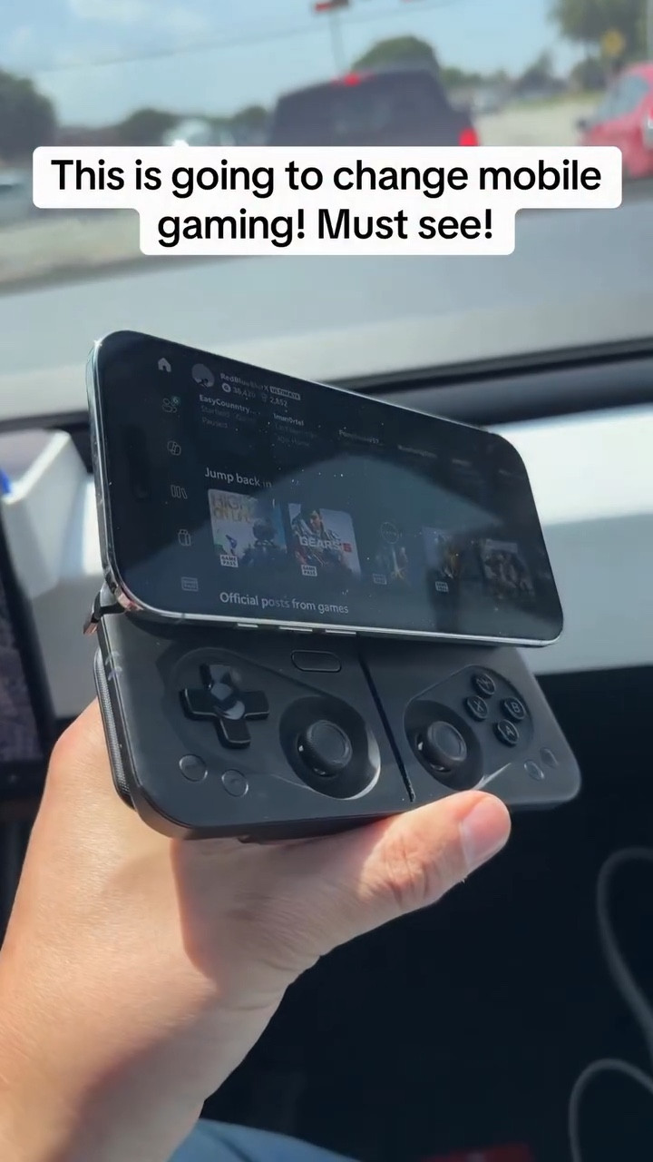 This is the awesome @ohsnap MCON mobile gaming controller! Must see! #kahlagaming