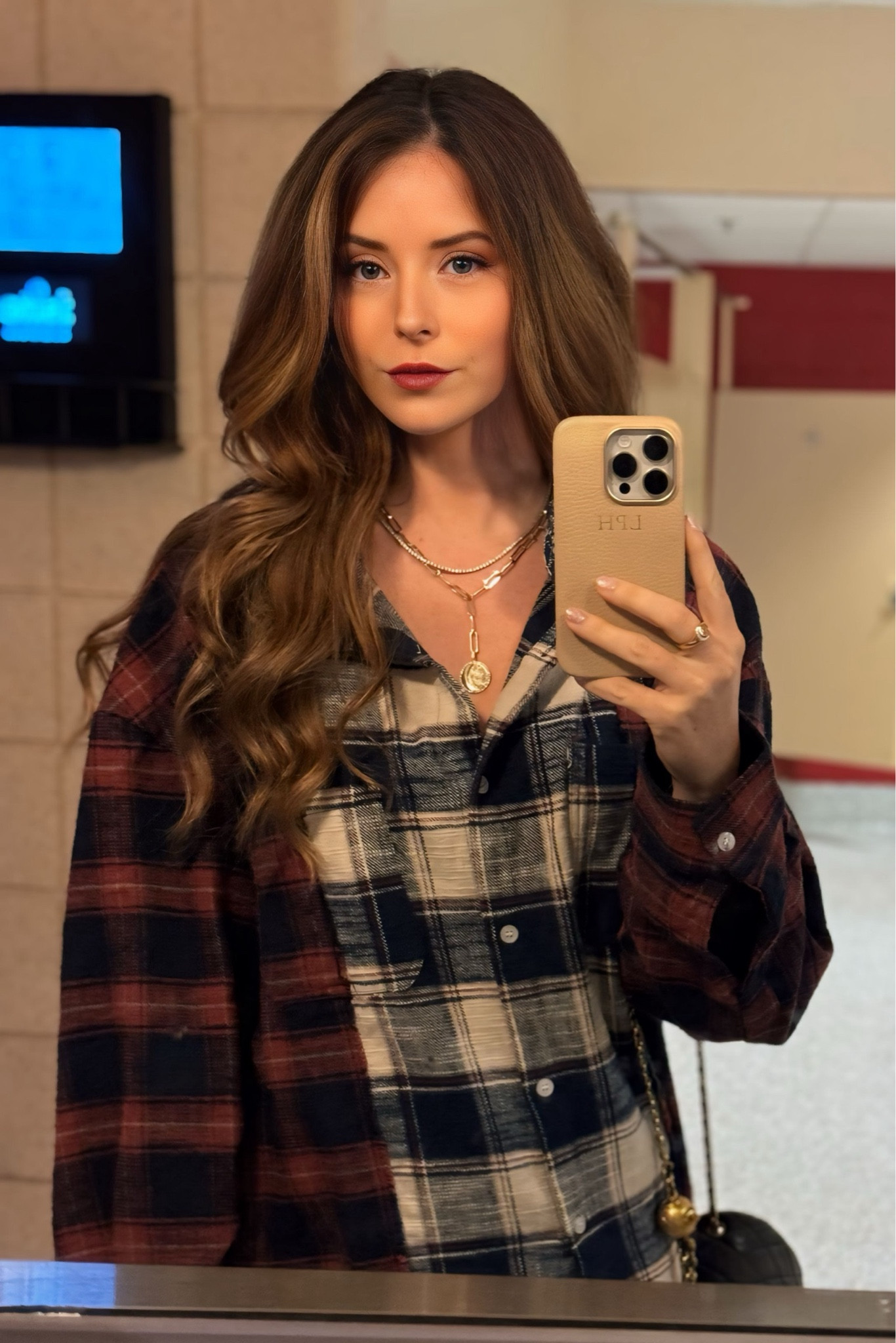 Starting to get that fall feeling in my favorite two-tone plaid jacket (even if it’s still 100 degrees out lol) ☕️🧡🍂

P.s…. It’s on sale! I’m wearing an XS as it is oversized! But as it’s nearly sold out, I tagged a few of my other favorites as well! 🍁

#LTKFallSale #LTKSeasonal #LTKFindsUnder50