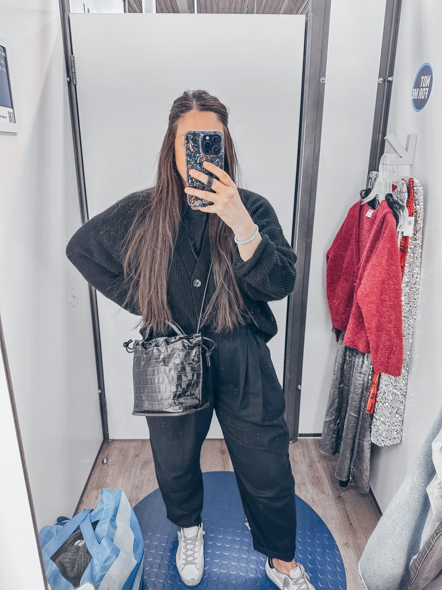 Monochromatic 🖤


#LTKstyletip #LTKitbag #LTKSeasonal