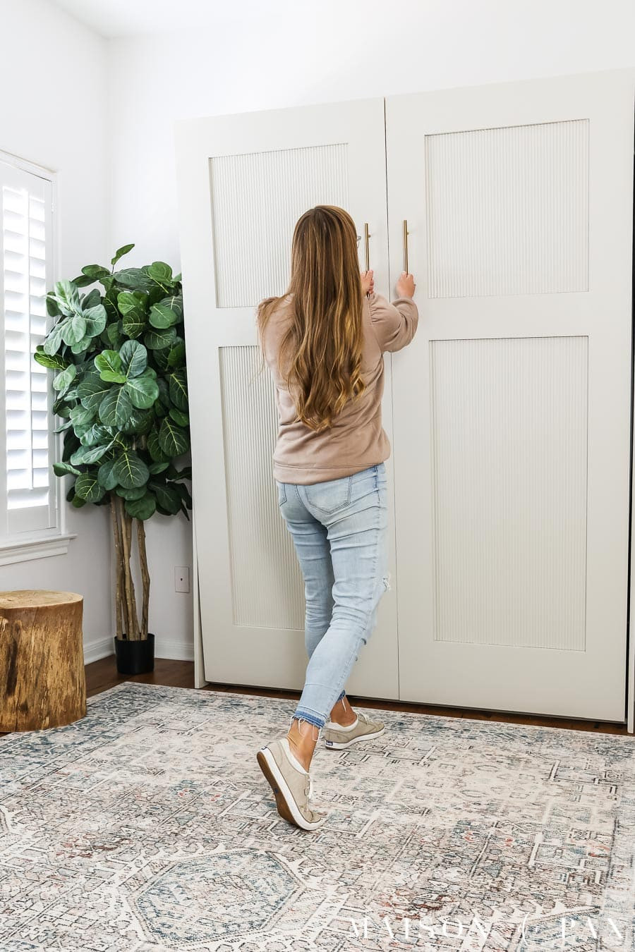 ✨ Small space, big style! ✨ We built this DIY Murphy bed with fluted doors for a seamless, custom look — perfect for guest rooms or multipurpose spaces. You’d never guess there’s a bed hiding behind these beautiful panels! 

 #LTKHome