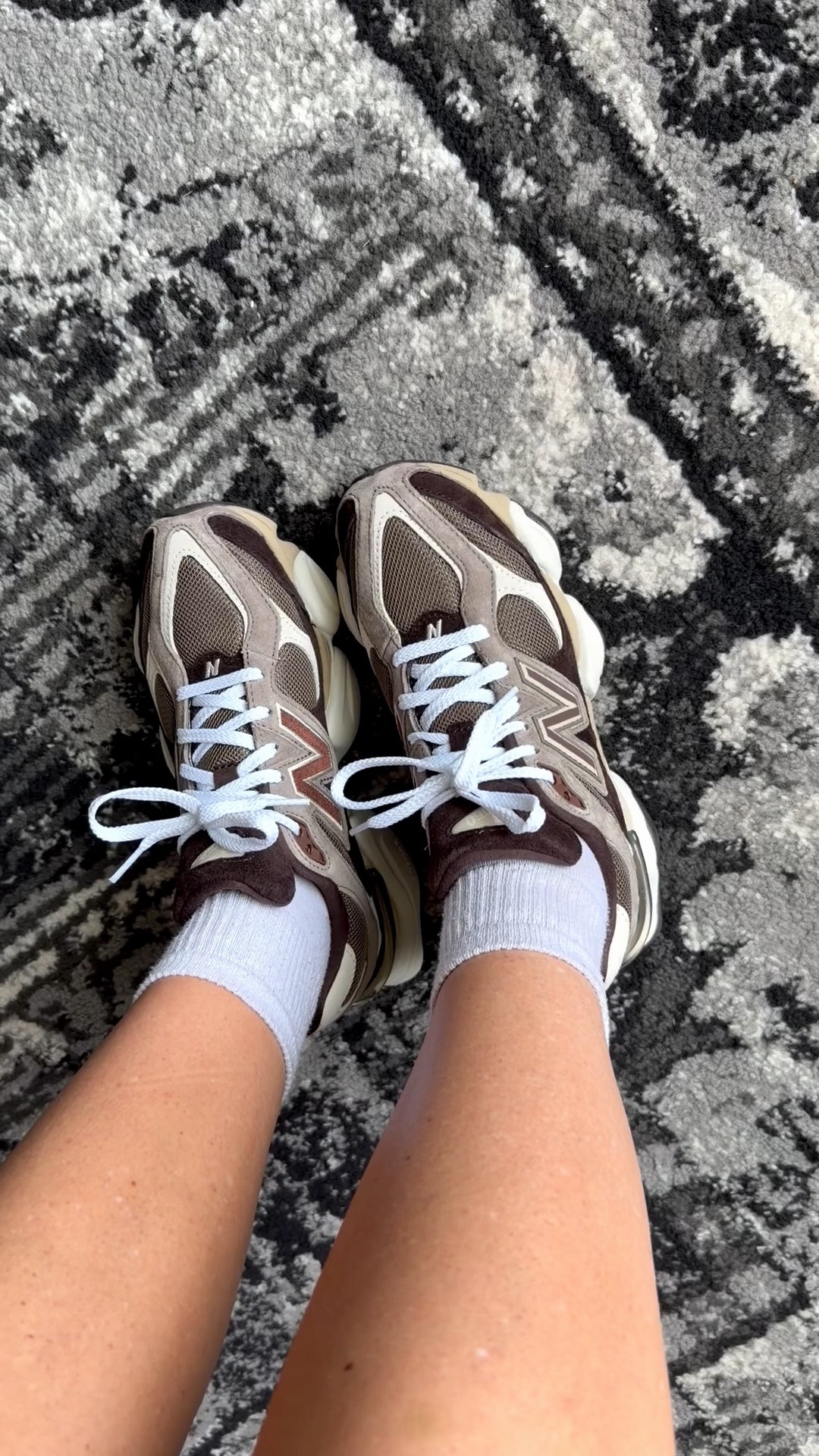 The most perfect fall sneakers! I’ll be wearing these on repeat! 😍 TTs

New balance sneakers, mom outfit, 9060 sneakers

#LTKootd #LTKSaleAlert #LTKmomlife