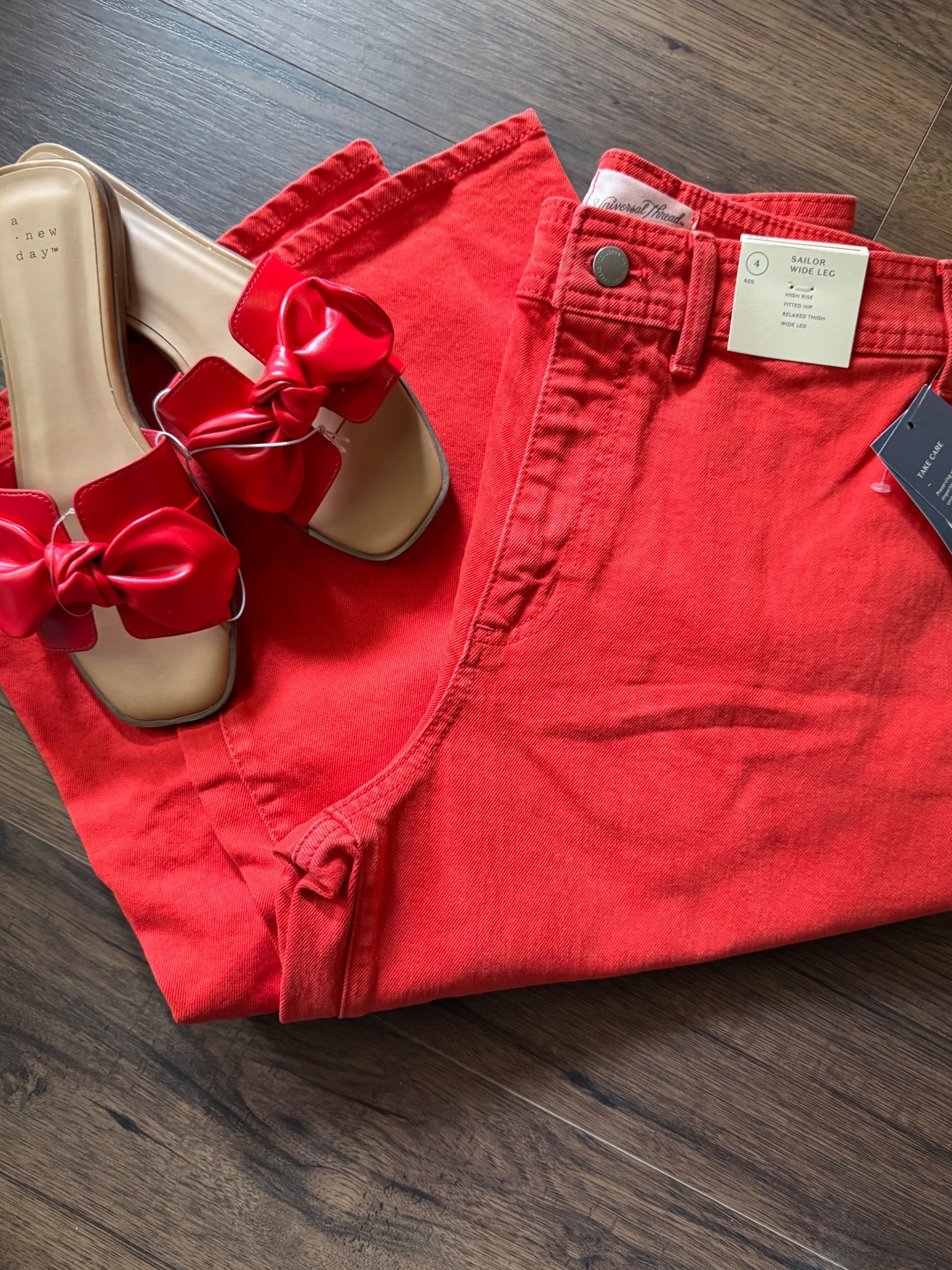 Viral Target jeans NEW color ♥️
Both jeans and are on sale this weekend! 
Grab this color before it sells out!! 

Jeans $16
Sandals under $20 