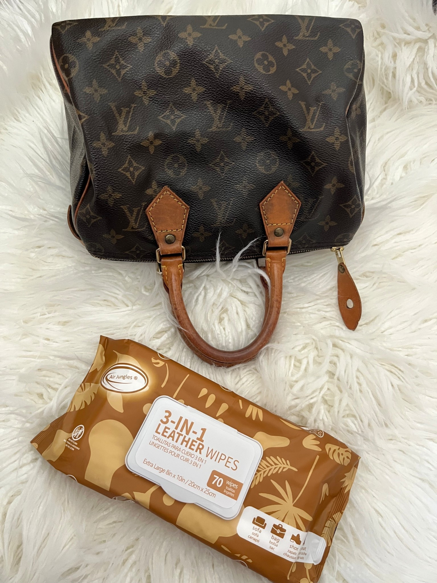Clean & condition your leather handbags (and other leather items) in one step, it’s so easy with these wipes! #LTKitbag 

#LTKgrwm #LTKdayinmylife #LTKootd