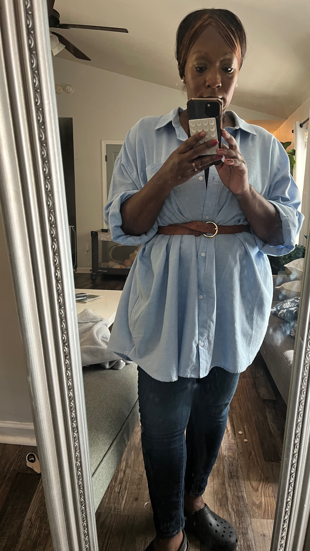 Simple, feminine, and repeatable These are the pieces I reach for daily as a mom. I enjoyed my mommy self care day and ended up finding a cute light blue button down from Old Navy.
I went to Gap and H&M too. Styling this top multiple ways for spring and summer. Links in my LTK
#capsulewardrobe #momstyle #femininefashion #everydayoutfits #classicstyle @Amazon @Old Navy
@gapstyle 

#LTKselfcare #LTKmomlife #LTKootd