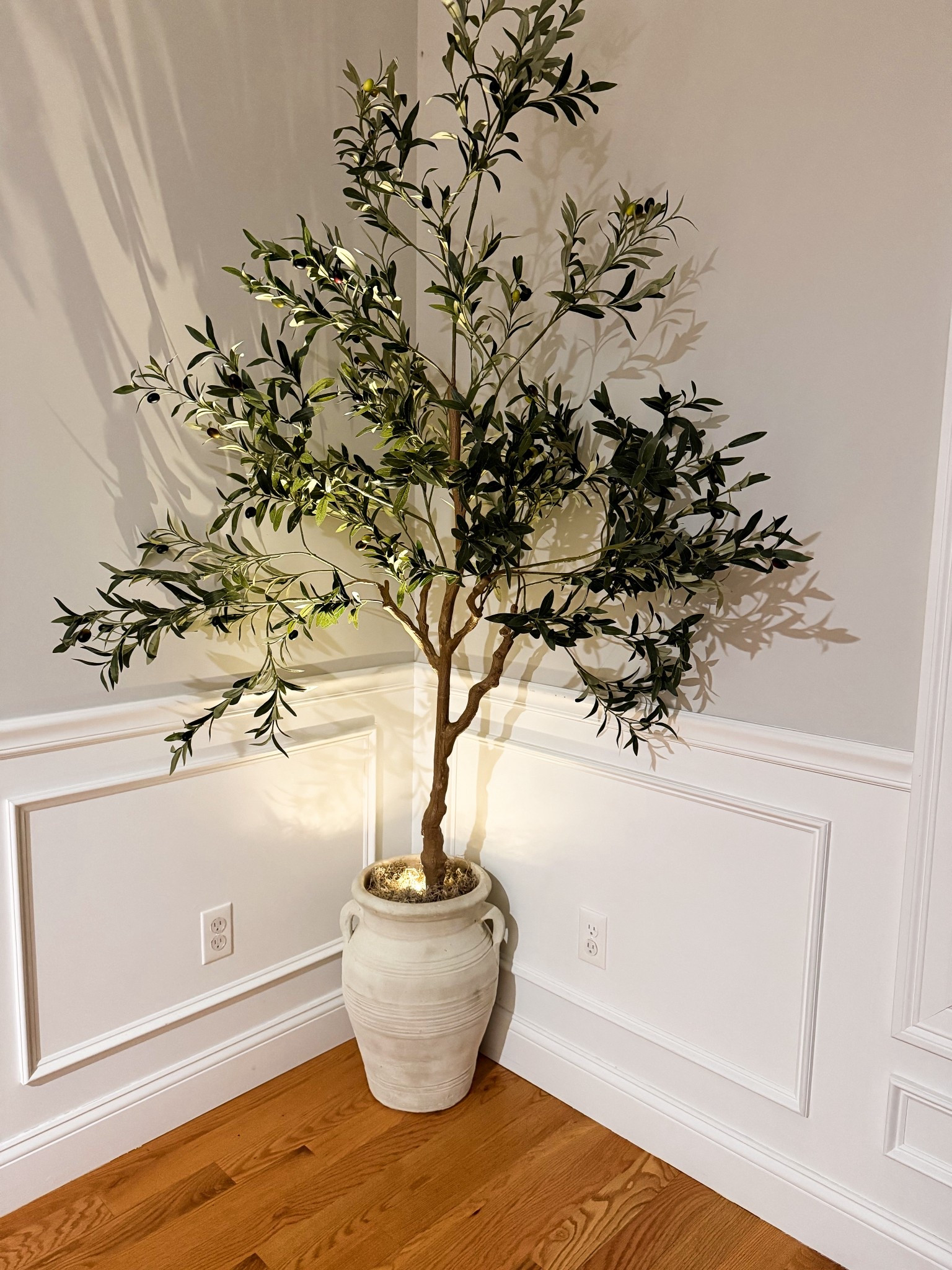 Bougie yet affordable things I’m loving  loving lately 🤩 

Tree lights. Extra. And pretty  

#LTKHome #LTKSeasonal #LTKSaleAlert