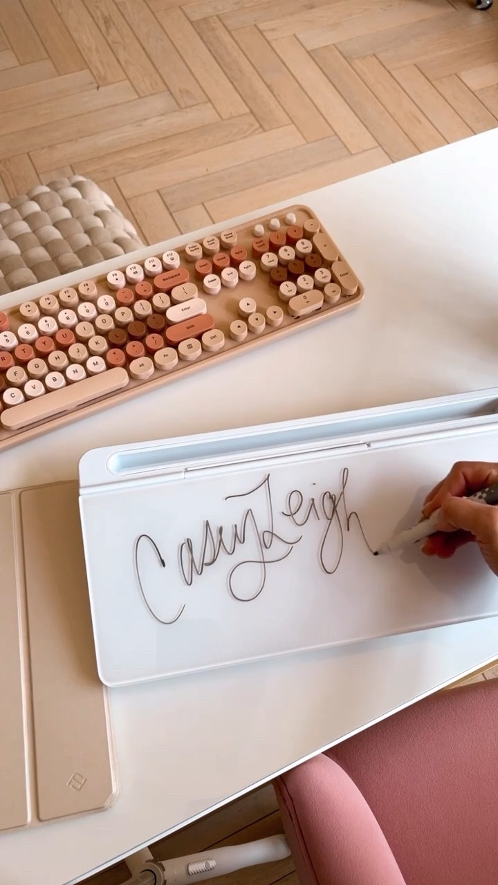 Desk Organization | new year means it’s time for a fresh start and to get organized! Shop my favorite desk organization and finds that I use daily! 💕 #organization #homeoffice 

#LTKHome