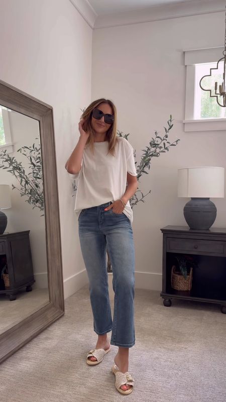 Jeans with magical waistband- corny, flattering and cute . I’m in size 2. Magical elastic waistband, holds your belly in ,eliminates muffin top and so comfortable. Free shipping and free returns from @nordstrom #nordstrompartner #nordstrom