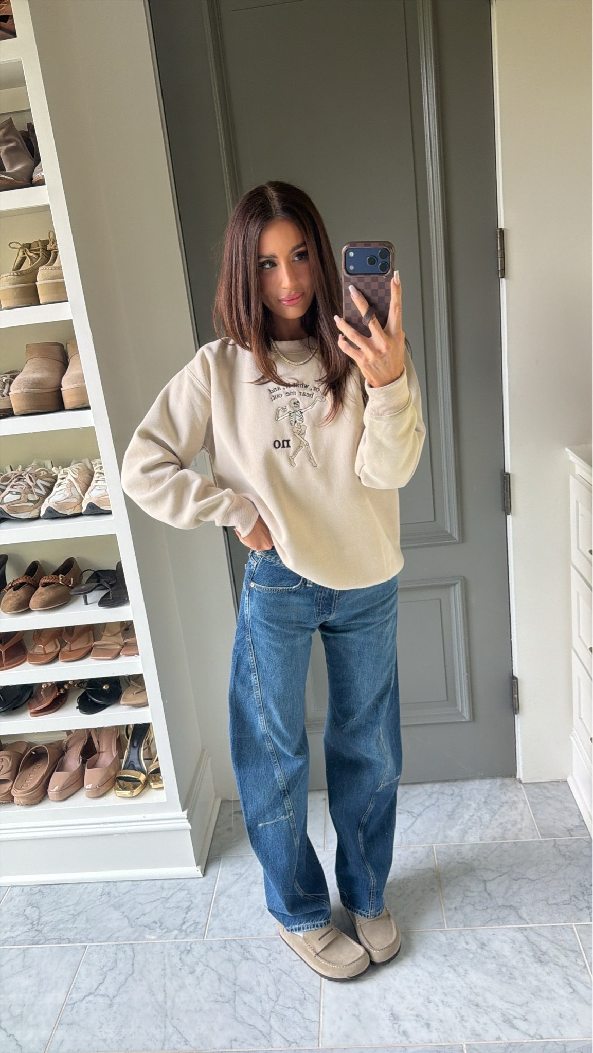 Wearing a large in sweatshirt

Halloween sweatshirt

#LTKootd #LTKmomlife #LTKSeasonal