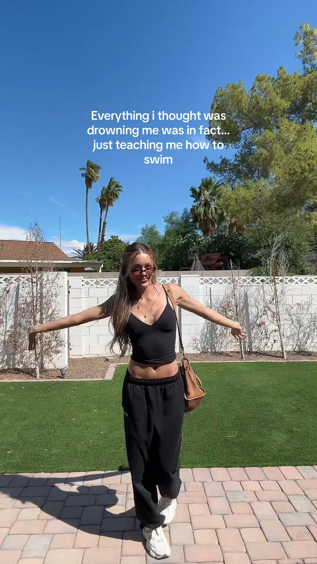 Casual Outfits have my heart🖤

Aritzia Tank, Alo Sweatpants, New Balance shoes, Amazon Jewelry, Amazon Sunglassess

#LTKFallSale #LTKStyleTip #LTKBeauty