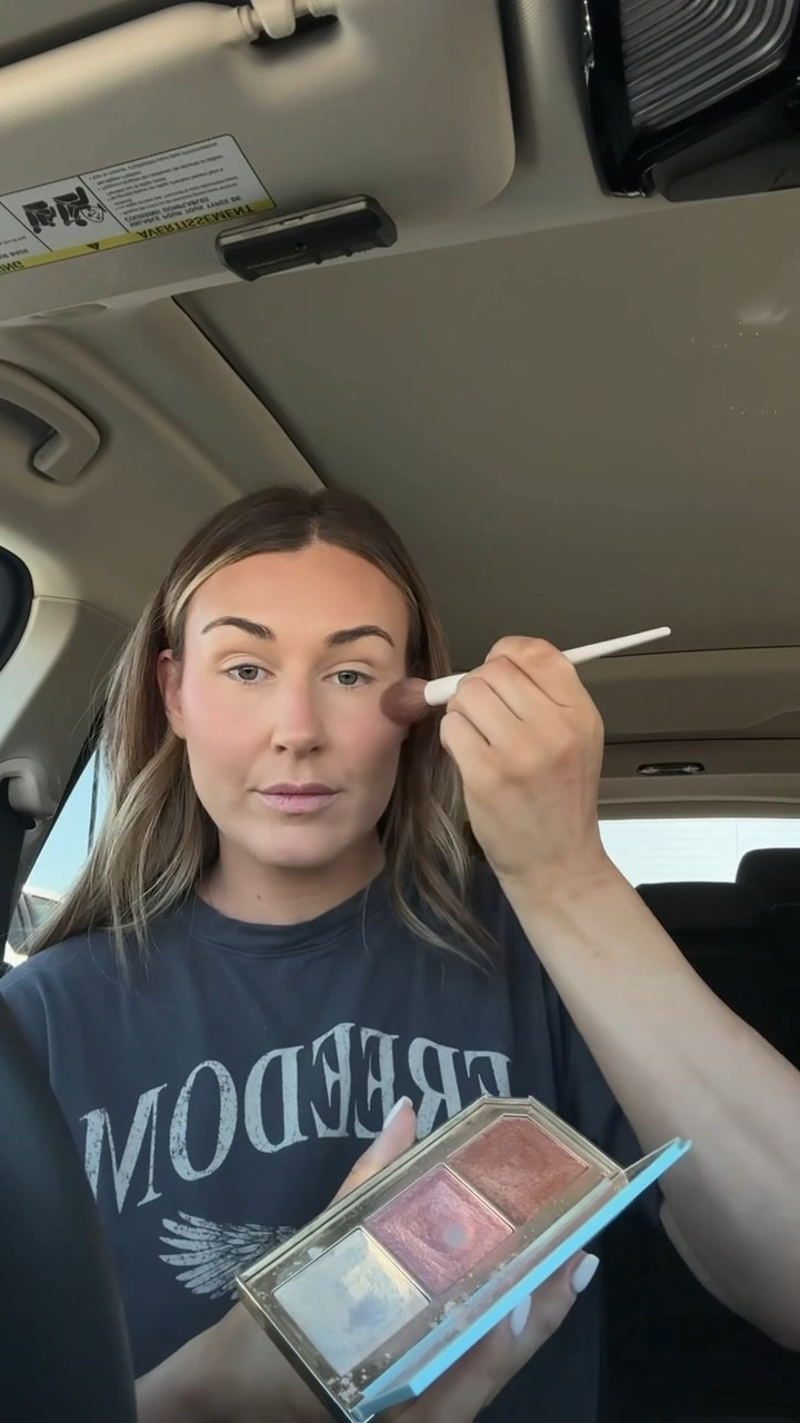 Get ready with me! 5 minute makeup in the car 💄 Chose sleeping over getting ready this morning and now I wonder why I don’t do this more often. Makeup always slays ✨

#makeup #getreadywithme #hair #makeupfavorites #sephora #ulta #amazonbeauty #mom 

#LTKVideo #LTKStyleTip #LTKBeauty