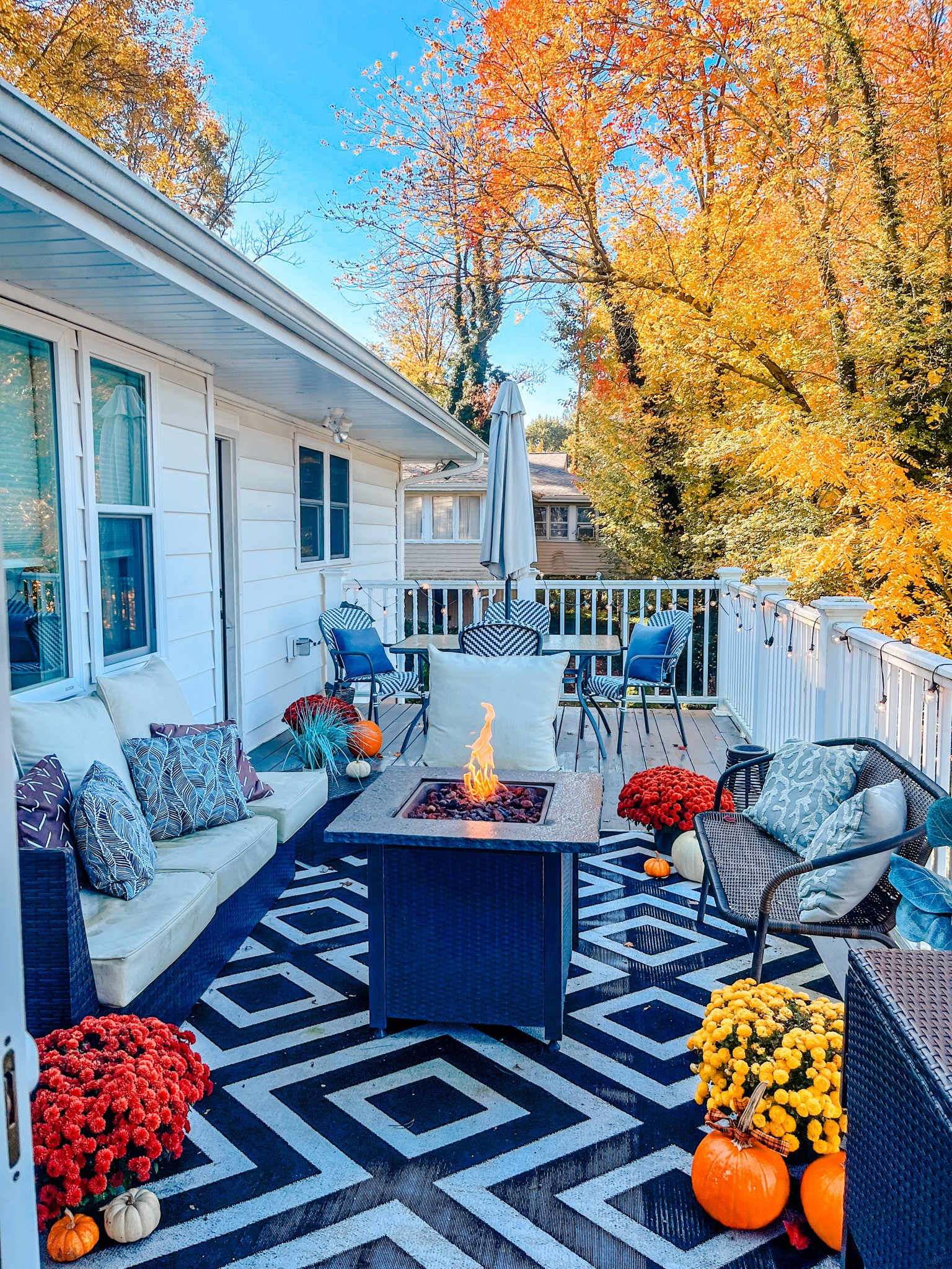 Fall Friday Feels 🍁🧡
.
.
.
.
.
.
.
.


#LTKHalloween #LTKhome #LTKSeasonal