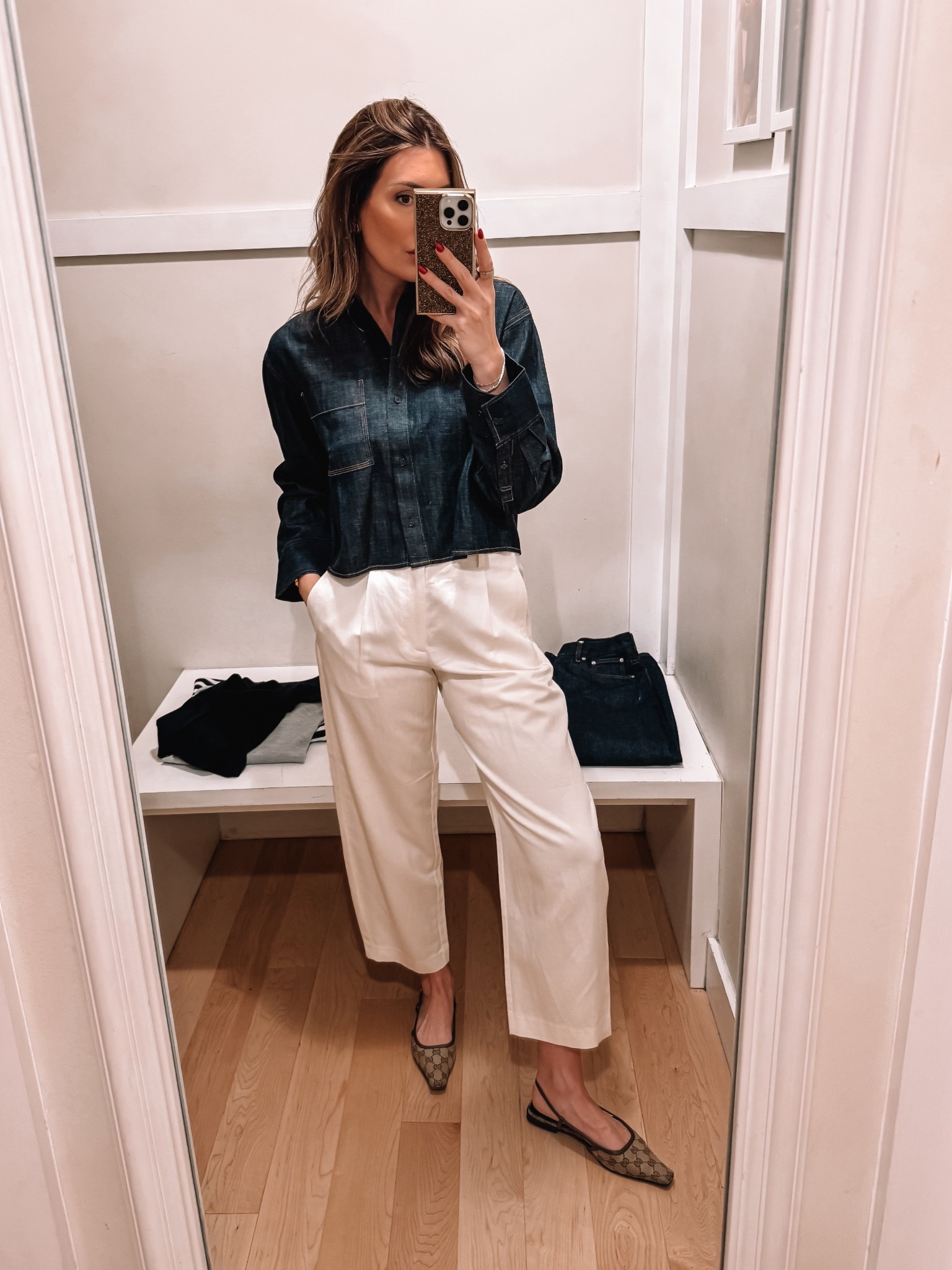 Medium in shirt, size 2 in pants 