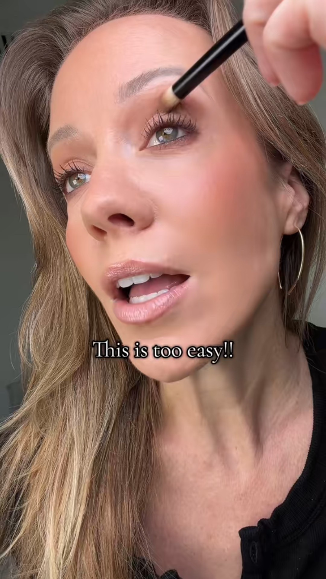 Such an easy eyeshadow look!! 