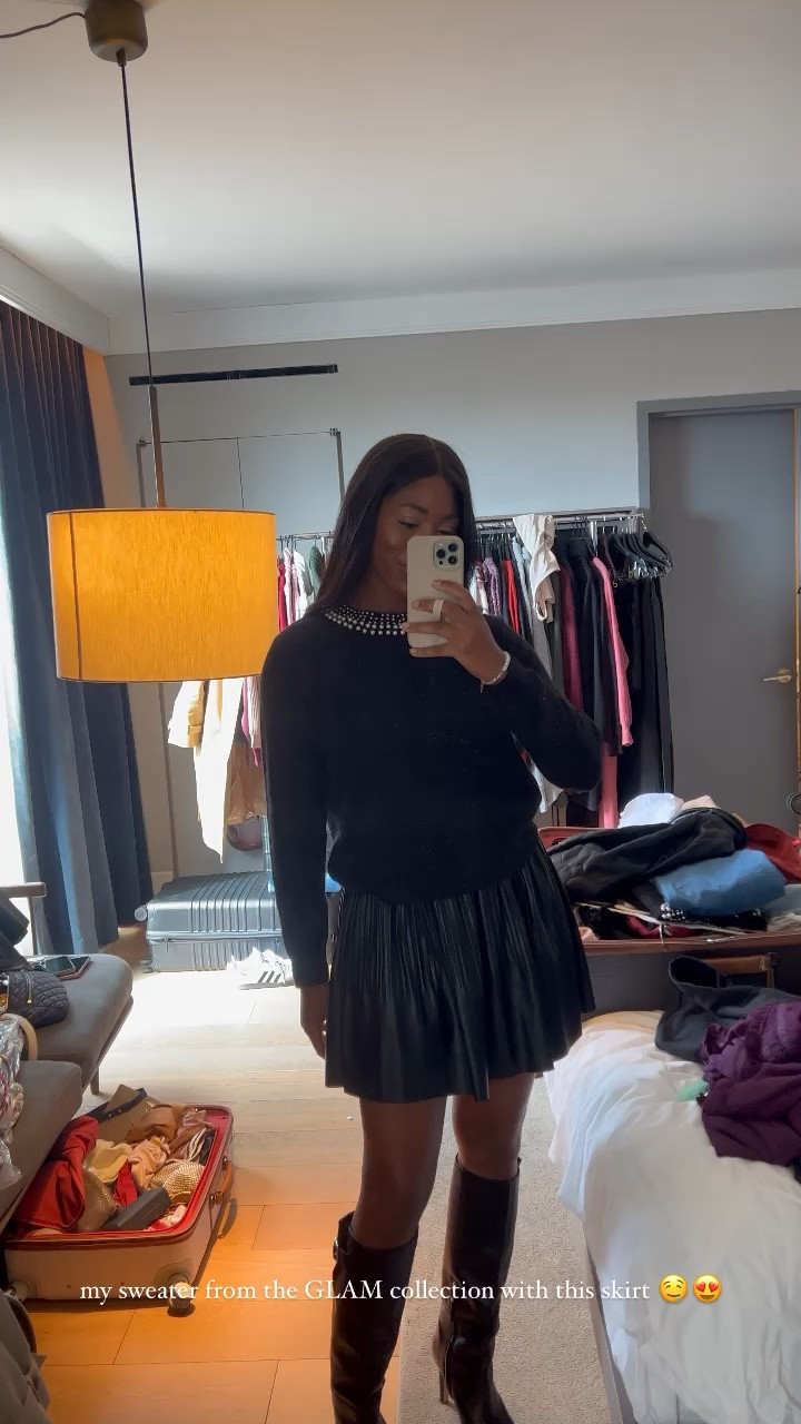 I’m so excited for holiday outfits! This sweater and this skirt are so cute together!! Wearing Gibsonlook. My code STEPH10 saves you 10% off 

#LTKVideo #LTKHoliday #LTKSeasonal