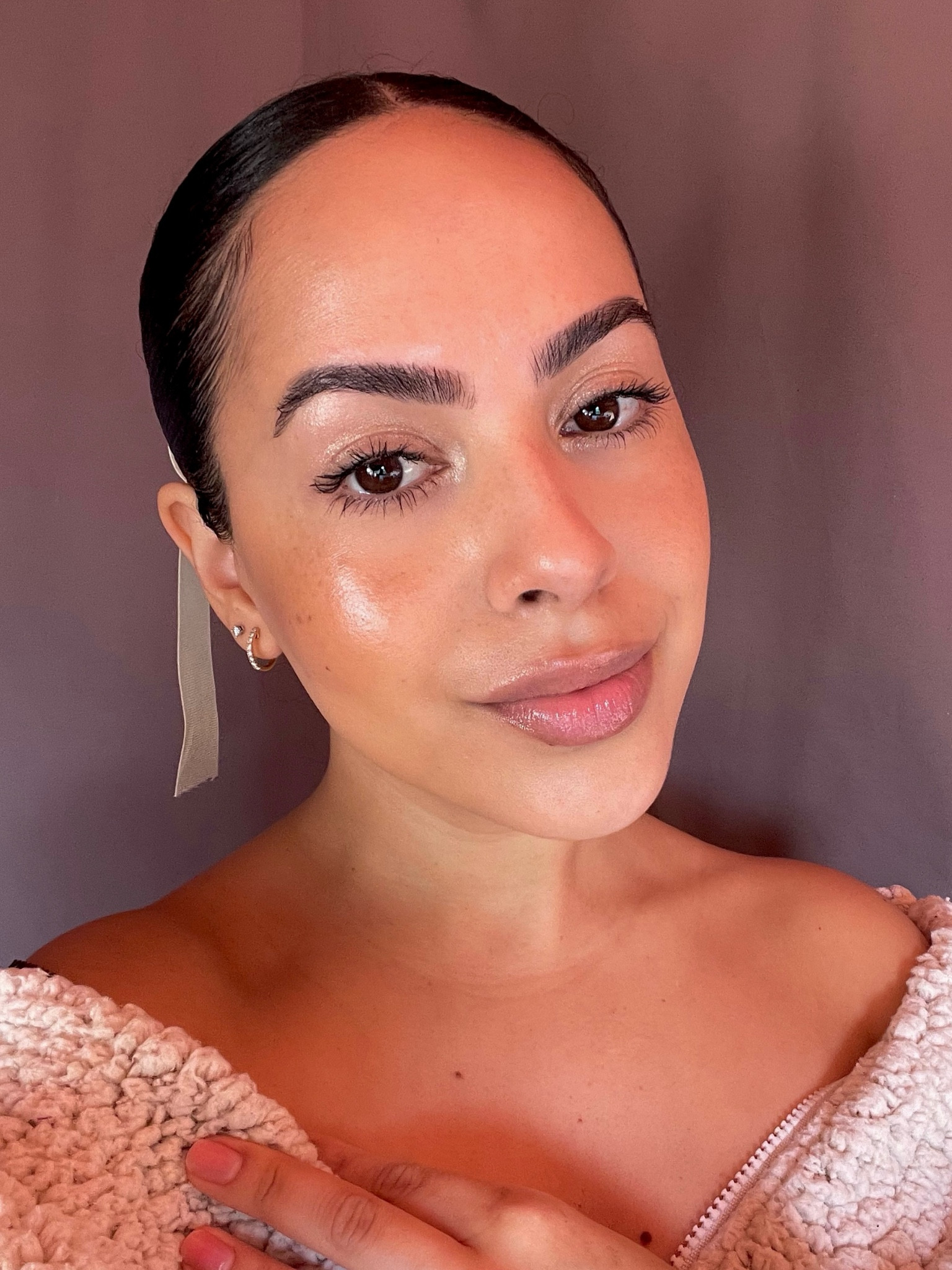 My glowy makeup faves for pearlescent glass skin ✨

#LTKstyletip #LTKAsia #LTKbeauty