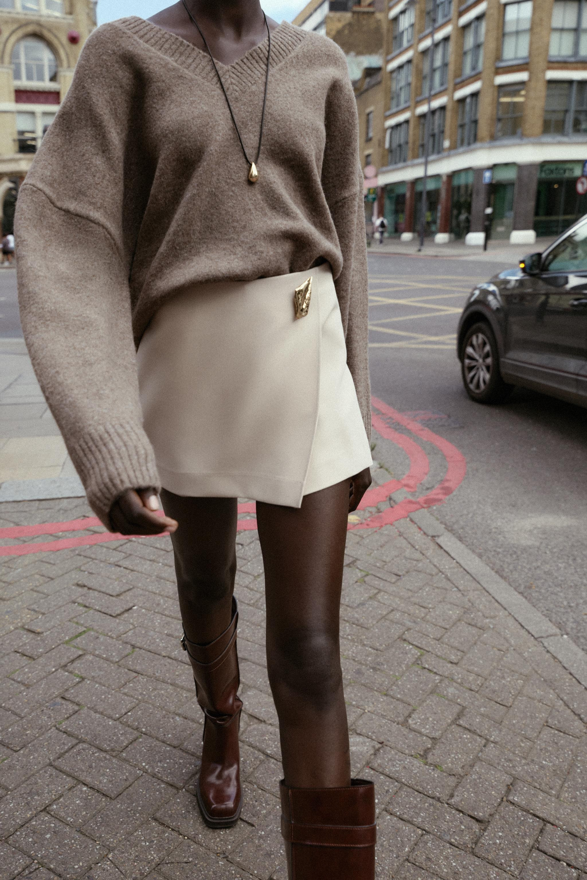 SOFT KNIT V-NECK SWEATER | Zara UK