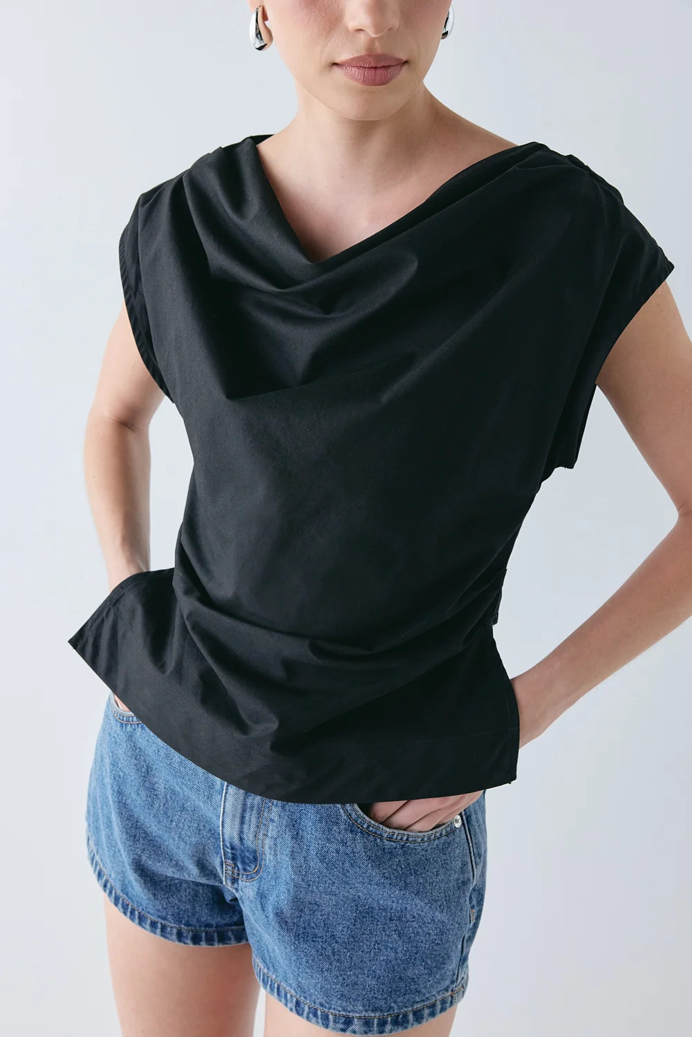 Emerson Top Black | VRG Grl