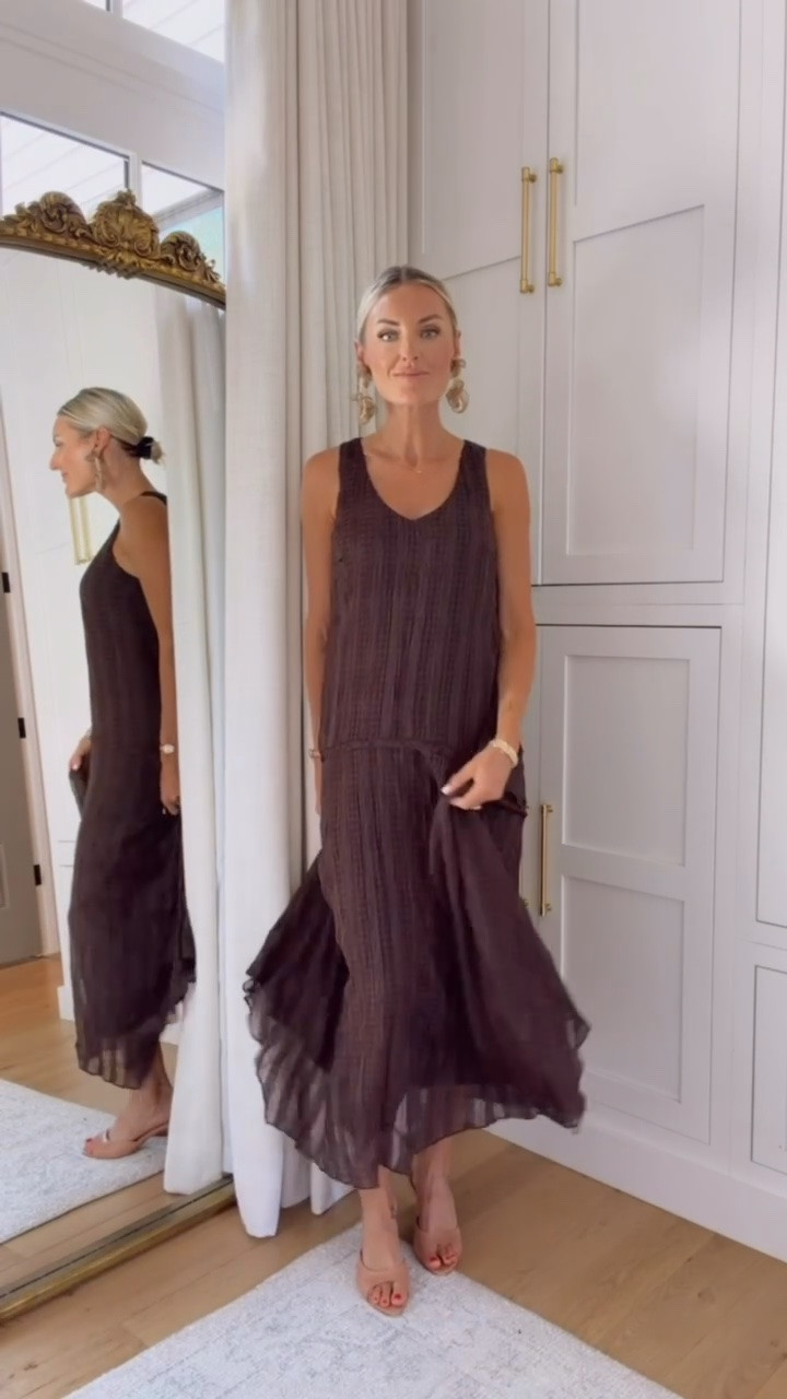 I’m just really into brown lately, especially going into fall 😍 This dress actually has a plaid pattern on it! Wearing S!

Loverly Grey, Shopbop, brown dress, fall dress, wedding guest dress

#LTKSeasonal