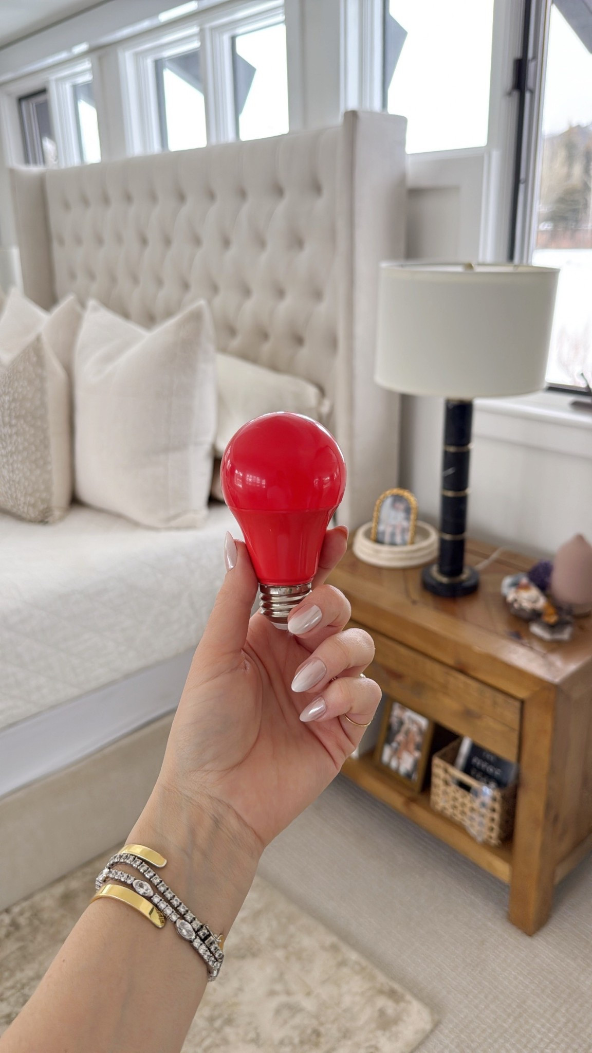 Red lightbulbs for the evening🚨🚨 better sleep!! Bye bye blue light

Health
Wellness 

#LTKselfcare