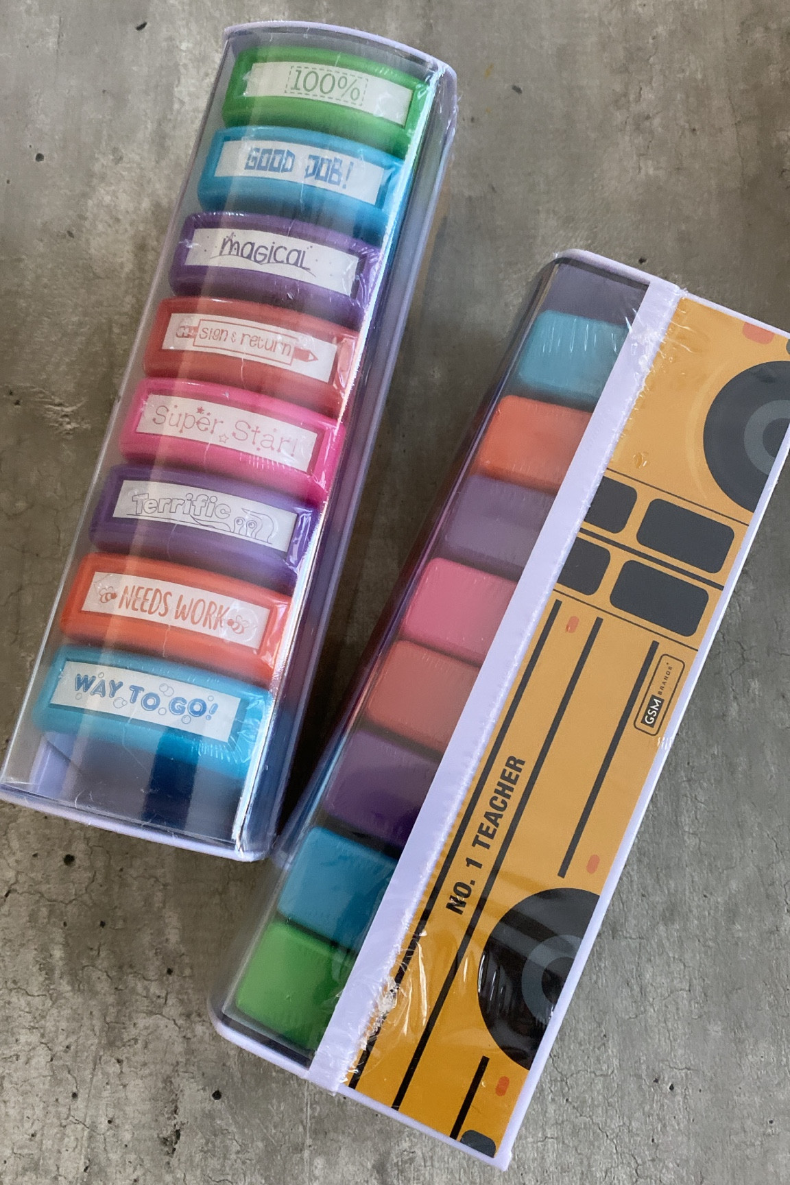 Self inking stamps for teachers gifts

Comes in a cute yellow school bus holder 