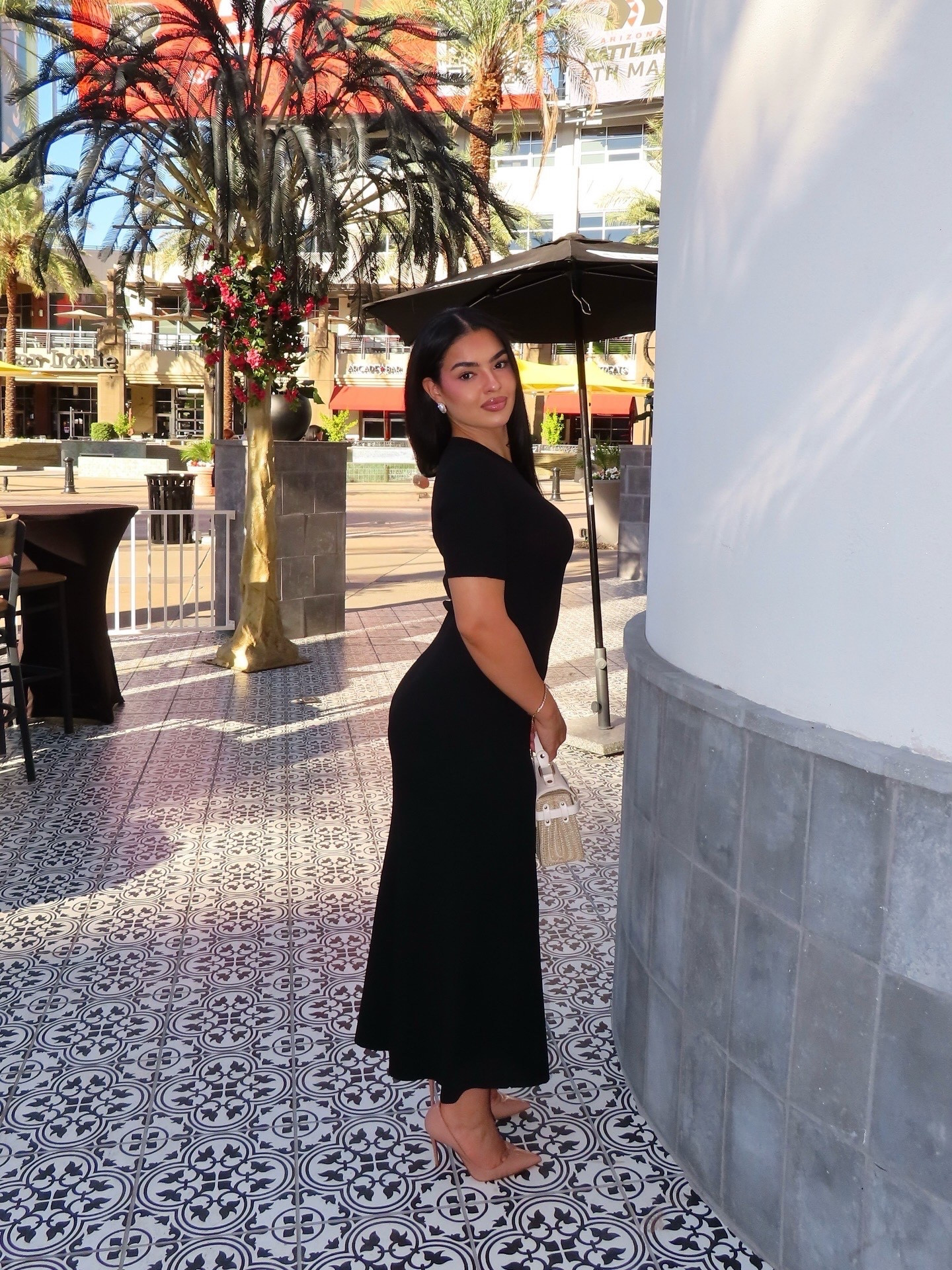 Black maxi dress 

#LTKBeauty #LTKPetite #LTKStyleTip