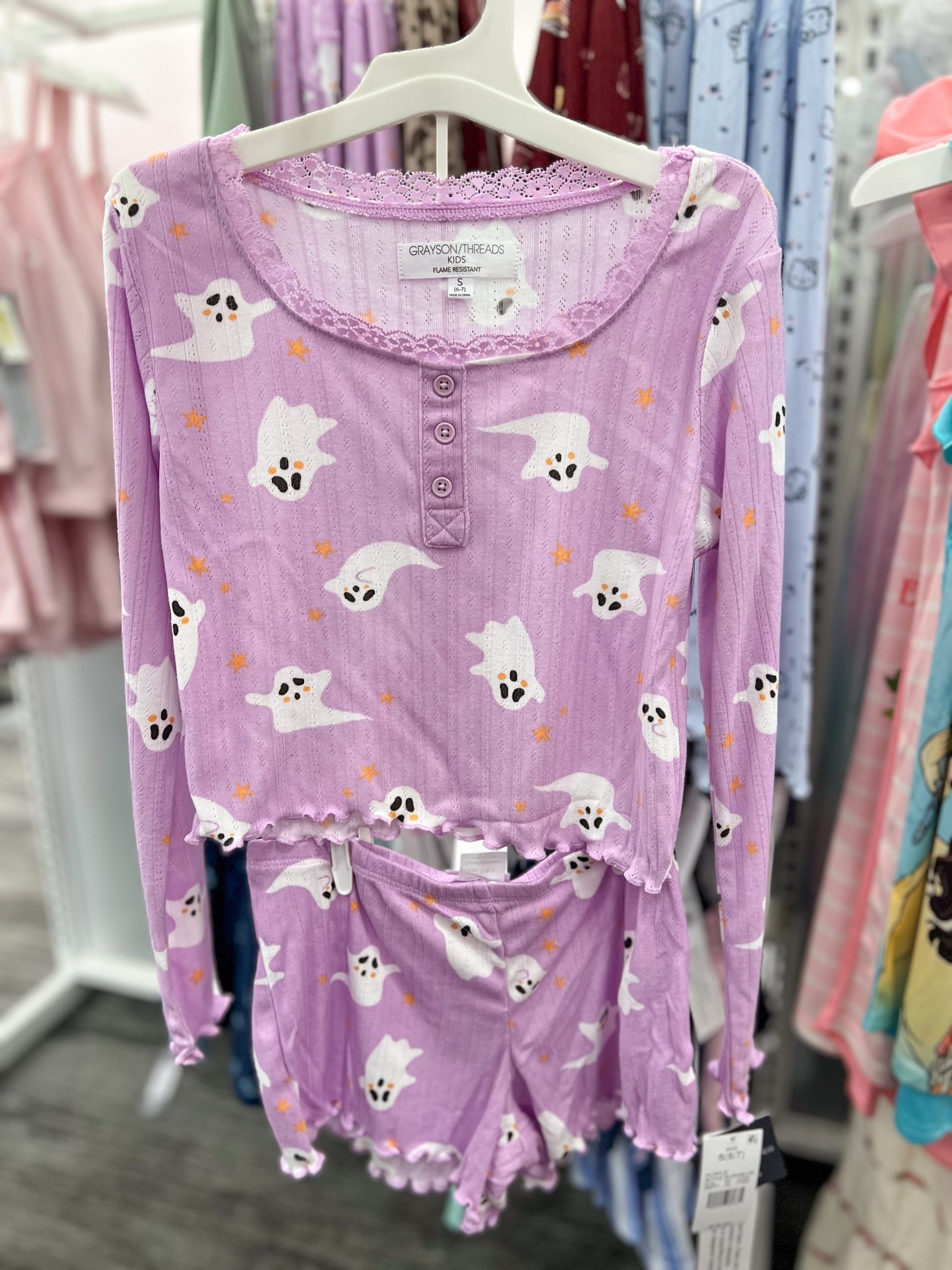 New kids Halloween pjs 👻

Disney finds, spooky season, new at Target

#LTKootd #LTKKids #LTKSeasonal