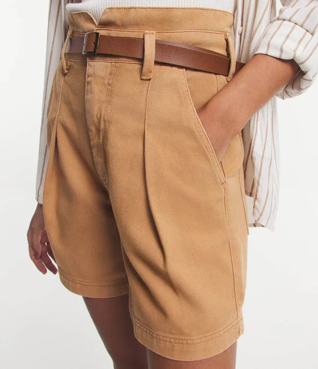 Bermuda Mom em Sarja com Cinto e Cós Diferenciado Bege - Lojas Renner | Renner (BR)