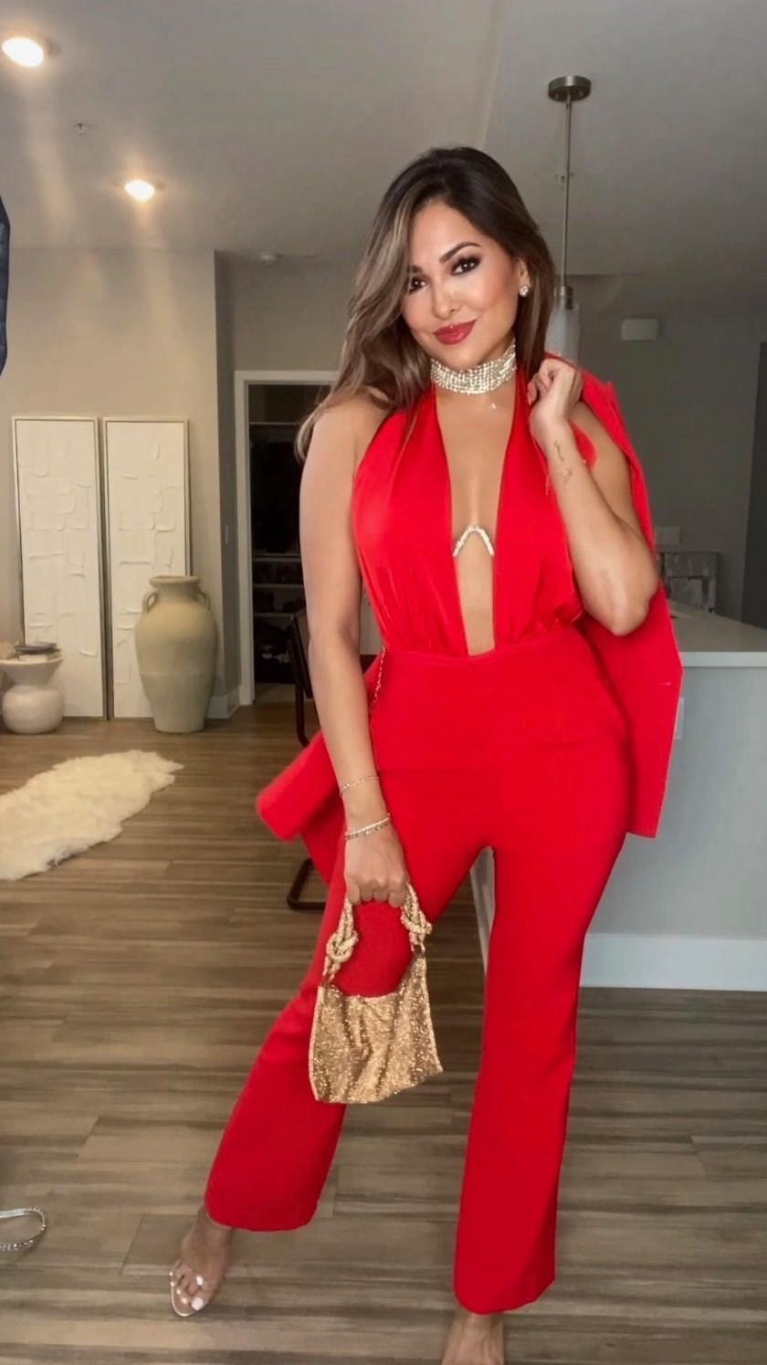 A red look with a touch of sparkle ⭐️ ￼

#LTKootd #LTKgrwm #LTKdayinmylife