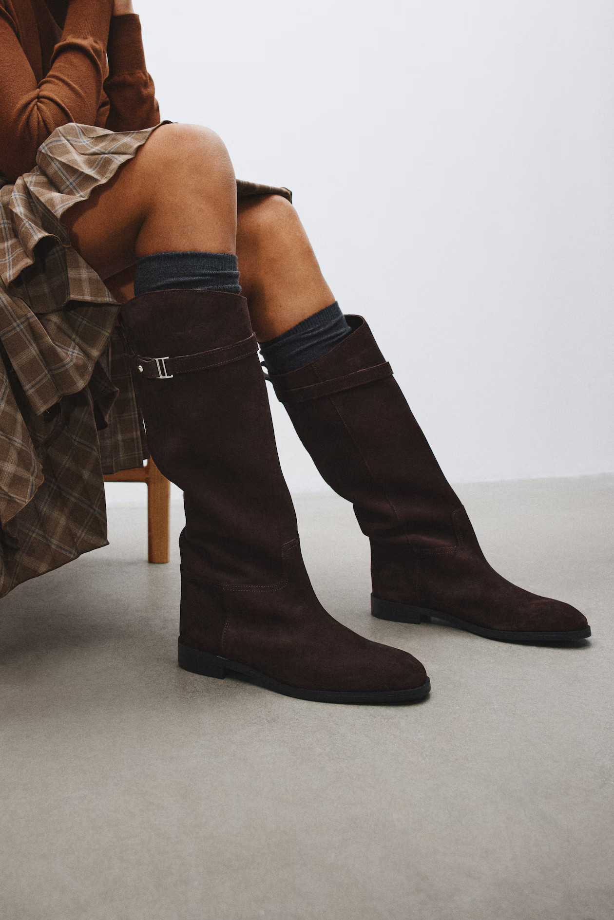 Knee-high leather boots | H&M (UK, MY, IN, SG, PH, TW, HK)