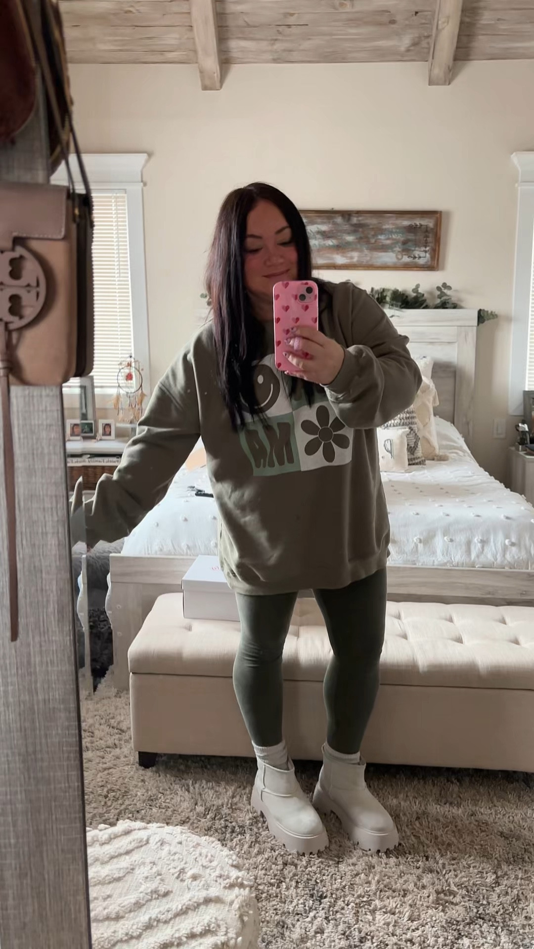 Mamma sweatshirts … chunky boots and leggings type of days !!! 

#LTKU #LTKsalealert #LTKVideo