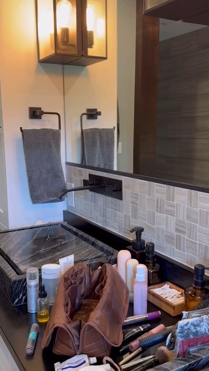 Amazing find in the Parallelle Traveler, perfect for any vacation so you can carry all of your makeup and skincare in 1 bag, and never have to unpack it or dig through a bag to find your items.  

Travel bag, toiletry bag, Makeup storagee

#LTKTravel