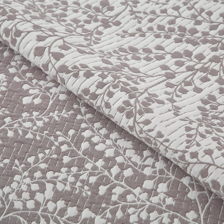 Mainstays Botanical Floral Stitched Quilt, Full/Queen, Light Purple, Reversible Lightweight Beddi... | Walmart (US)