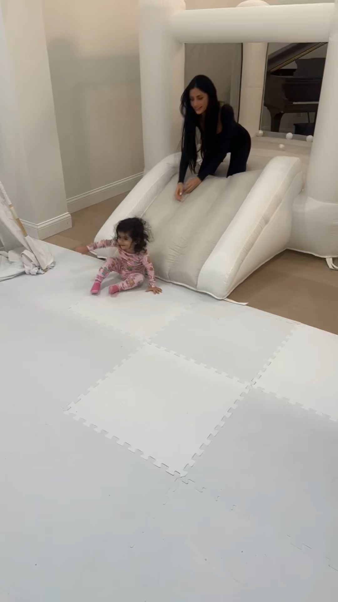 SMOL bounce house! I also have the mini one. I keep mine in my playroom and plug it in when Jade’s friends are over - or if I want to slide down it with her🤣

#LTKActive #LTKHome #LTKKids