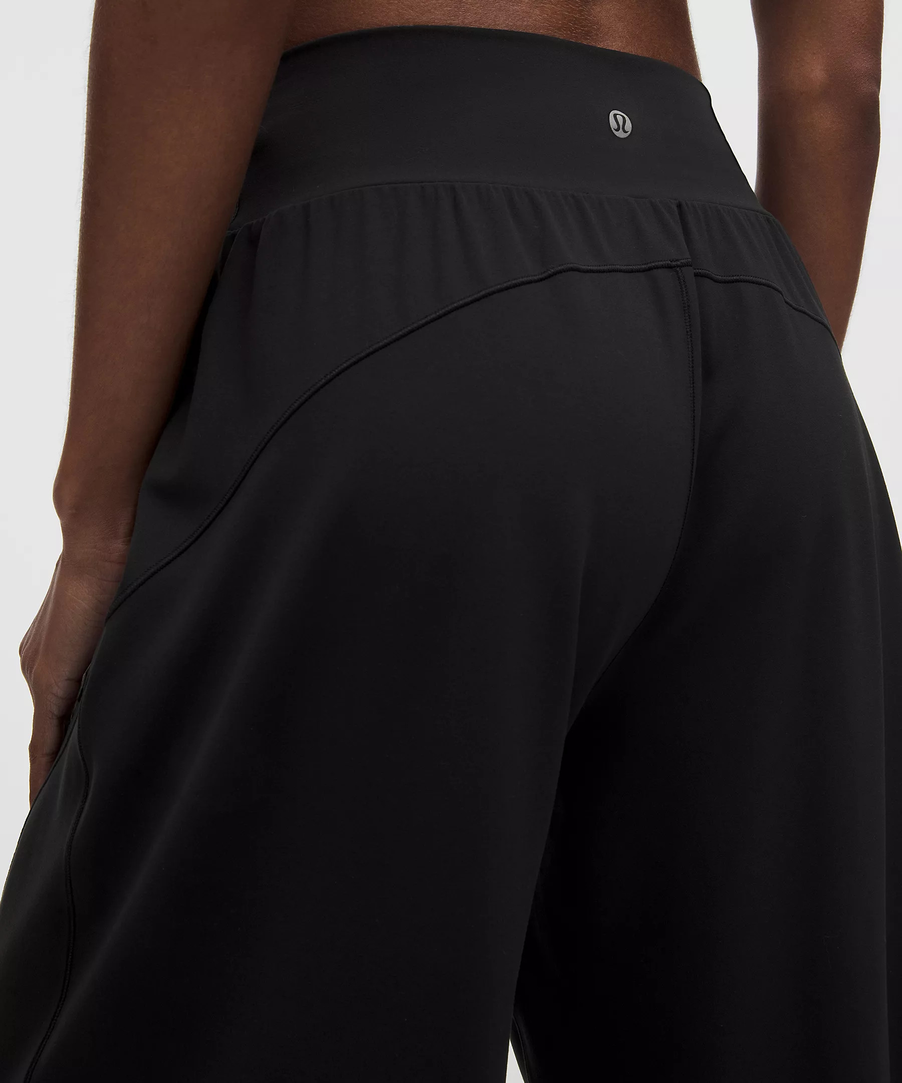 Groove Mid-Rise Relaxed Bermuda Short | Lululemon (US)