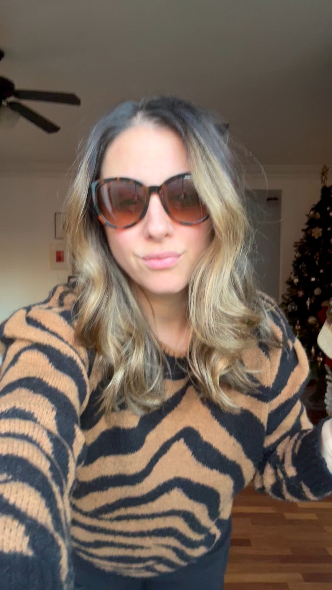 Mood 🖤 These Halara pants will forever be a staple in my closet.  Wearing size small and I’m 5’7.  

#LTKootd #LTKMidsize #LTKFindsUnder50