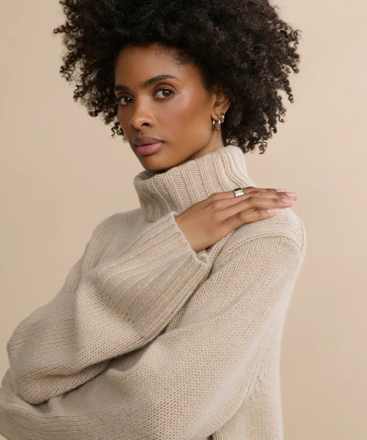 Cashmere Jet Turtleneck | Jenni Kayne
