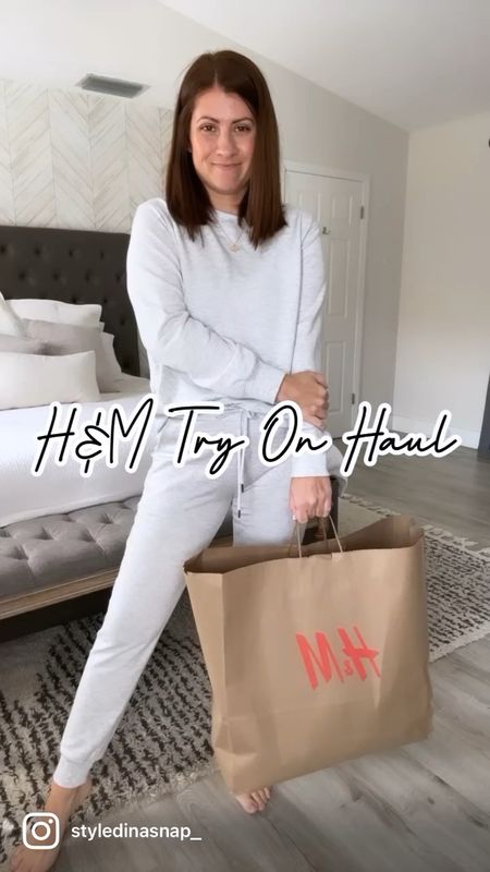H&M Try son Haul!

Pink seersucker- not available online, linked blue, size small
Cargo Pants- size 6
Linen Trouser- size small
Linen Shorts- small
Brown Mom shorts, coming soon to online , size 8
Tees- small

#LTKFind #LTKstyletip